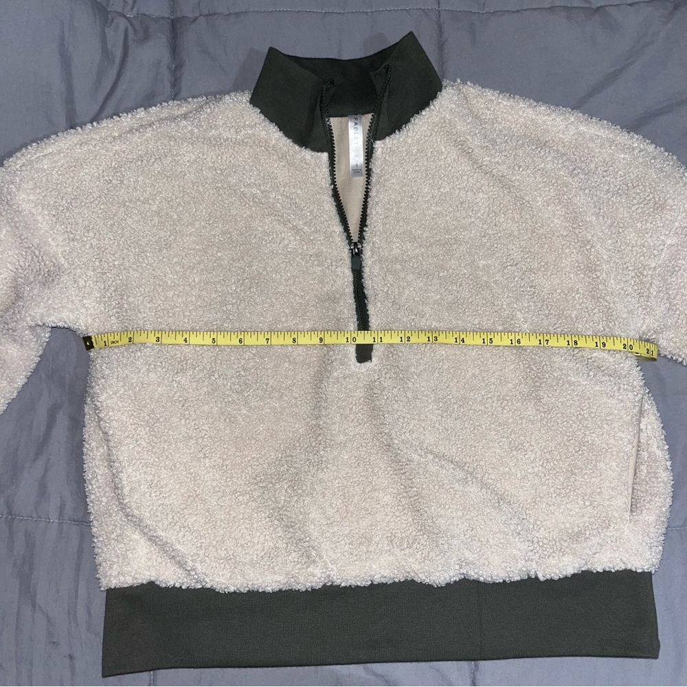 Fabletics Sherpa Half Zip - Picture 9 of 12